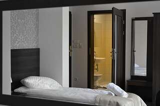 Отель Hotel - Restauracja Koral Величка Улучшенный двухместный номер с 1 кроватью-3